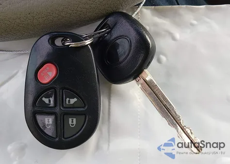 2012 Toyota Sienna Le V6 8 Passenger from USA, damaged, VIN 5TDKK3DC1CS218071